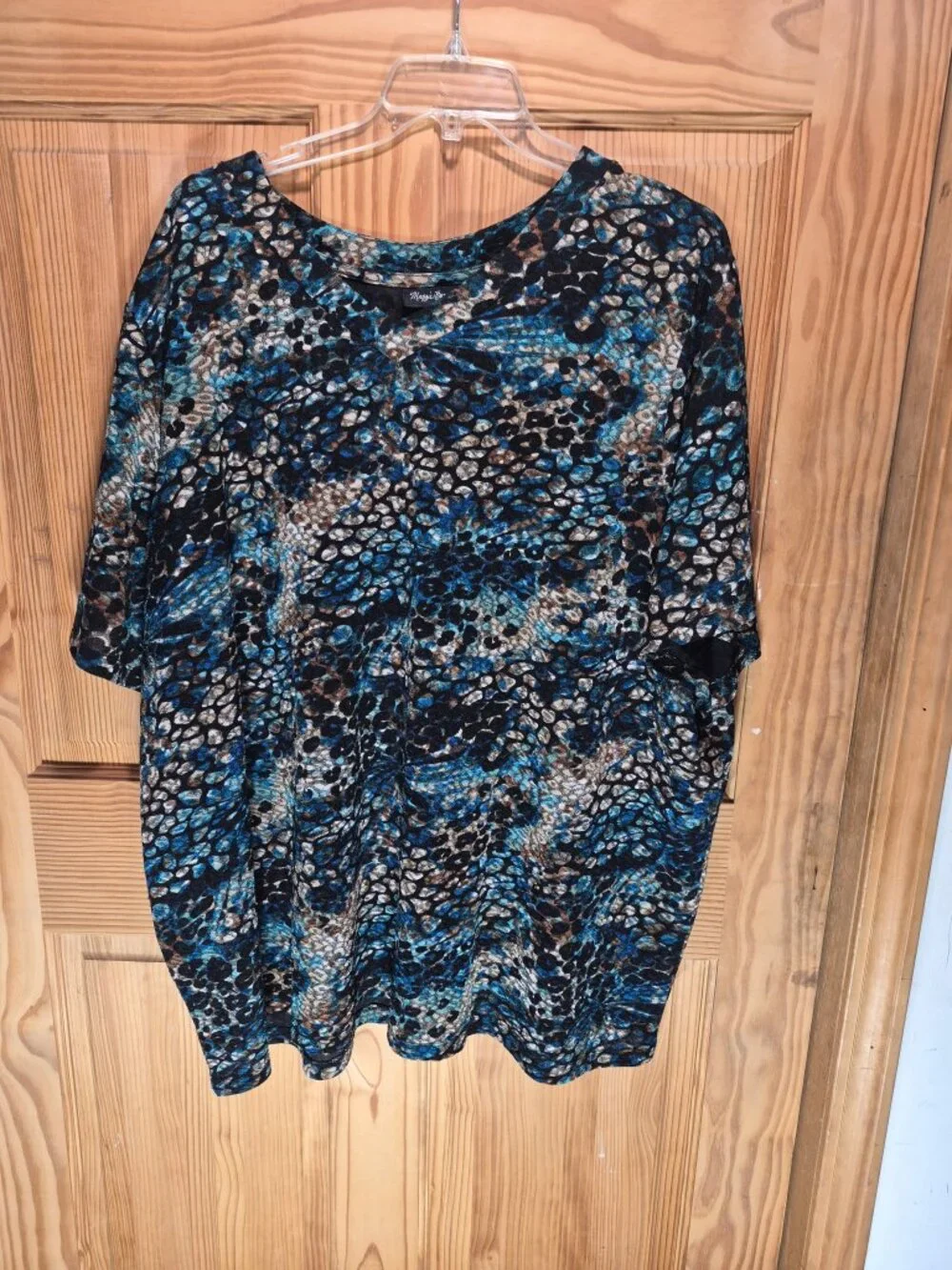 Maggie Barnes 5X 34/36 Short Sleeve V-neck top EUC